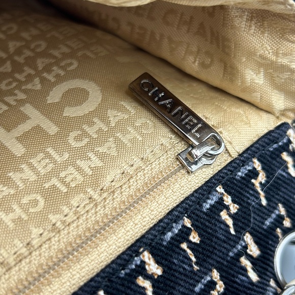 (SOLD) Chanel Black Vintage Small Printed CC Flap Bag - Picture 13 of 16